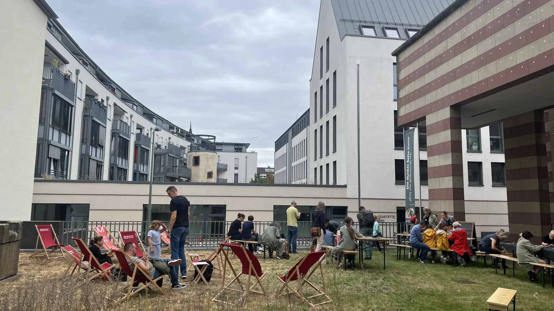 Museumsuferfest 2025 vor dem Archäologischen Museum