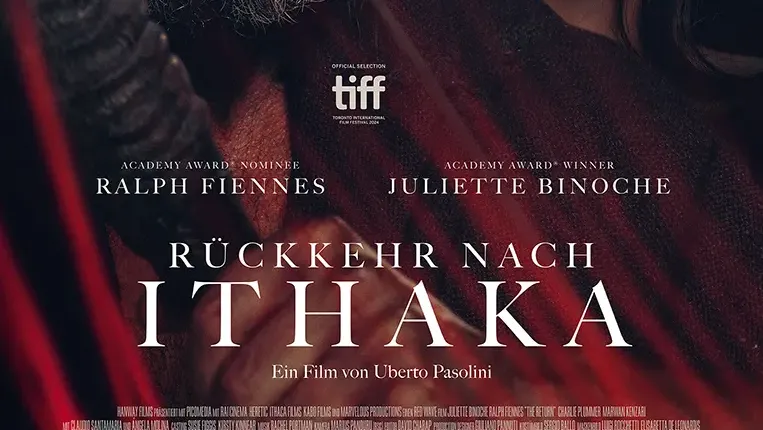 Filmplakat mit Porträtaufnahme von Ralph Fiennes und Juliette Binoche.