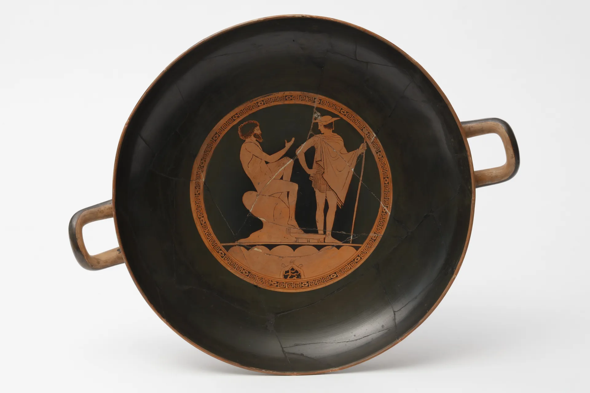 Rotfigurige Schale mit mythologischem Innenbild